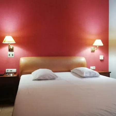 Exis Hotel 2*