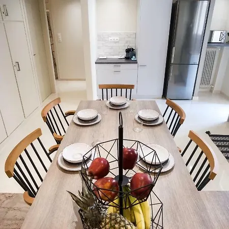 Comfy Of 104 M² Near Metro! Apartment *