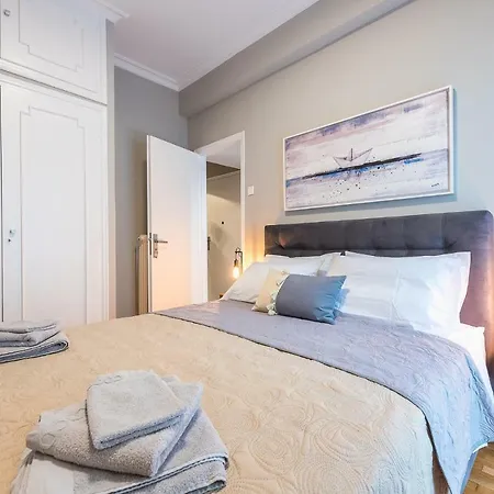 Apartament Elegant Living At The Heart Of Atena