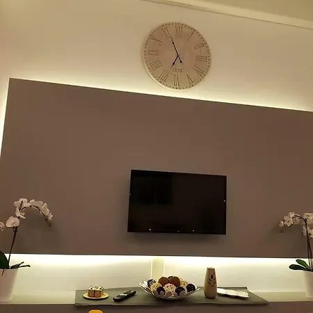 'golden Aurora' With Elegant Style Apartment Athens