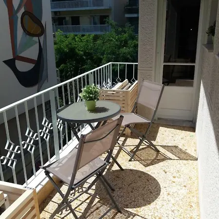 Cosy In The Heart Of Netflix Athens