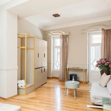 Step One | Luxury Right In The Heart Of Acropolis Next To Metro Station * أثينا
