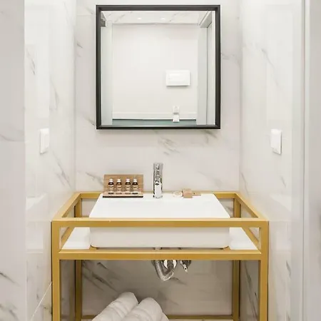 شقة Step One | Luxury Right In The Heart Of Acropolis Next To Metro Station أثينا
