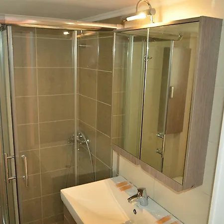 Just 9 Min From Acropolis Apartment Athens