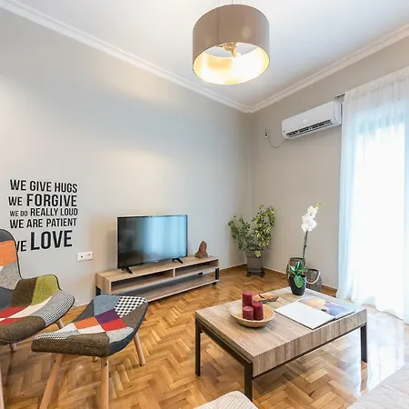 Elegant Living At The Heart Of Apartament