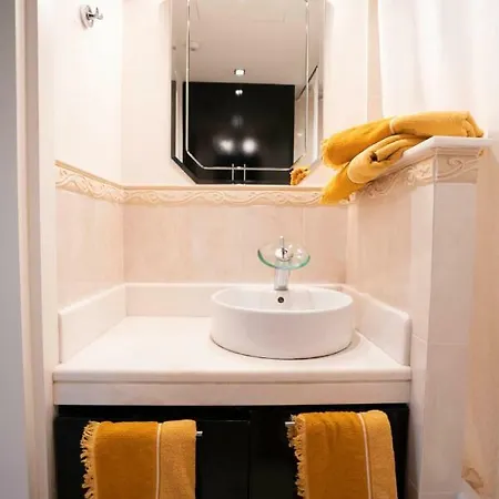 Marousi Luxury Apartment *