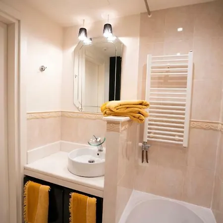 Marousi Luxury *