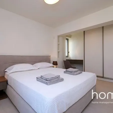 Апартаменты Breathtaking Luxury Homm In Glyfada