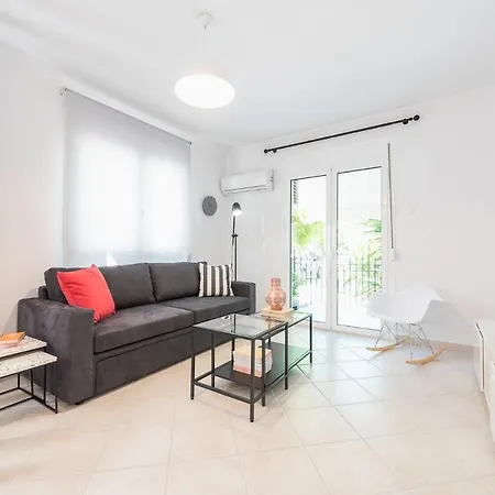 2 Stops To Acropolis - Free Cancellation - Terrace *