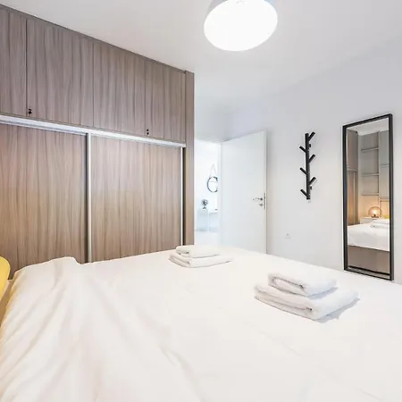2 Stops To Acropolis - Free Cancellation - Terrace *