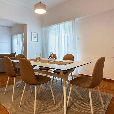 Elegant, Spacious & Minimalist Aptm W/balcony