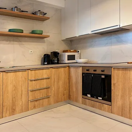 Elegant, Spacious & Minimalist Aptm W/balcony