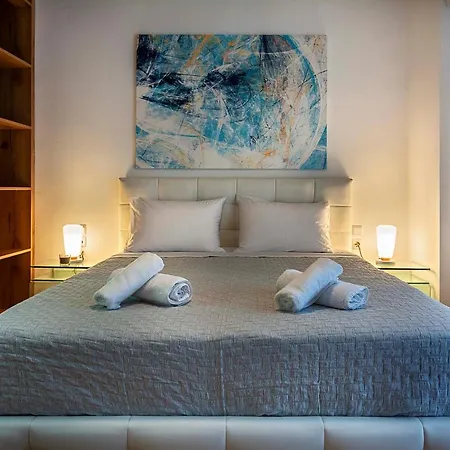 Elegant, Spacious & Minimalist Aptm W/balcony Athens