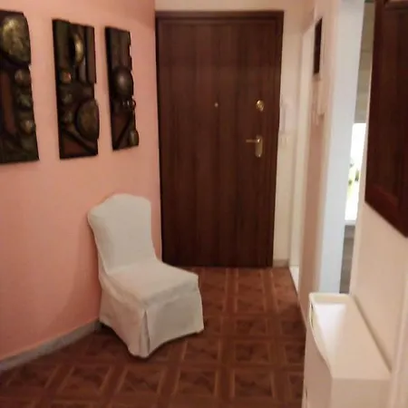 Sylvia' S * Афины