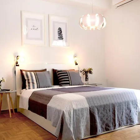 Modern 100 M.from Archaeological Museum! Apartment Athens