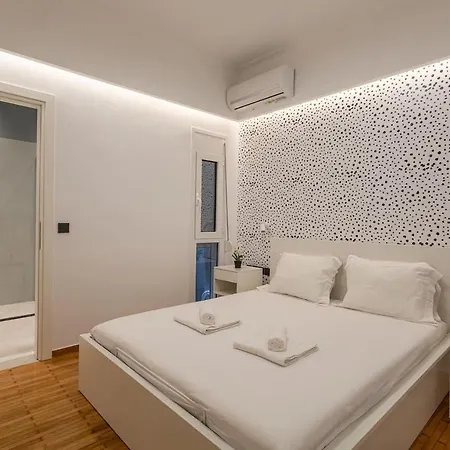 Luxury Penthouse On Akadimias With 2 Bed & 2 Bath