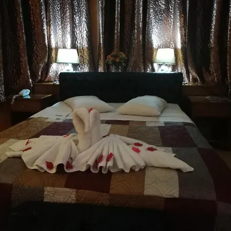 Exis Hotel 2*