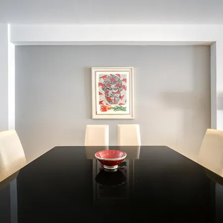 Bright Spacious Luxury In Prime דירה *