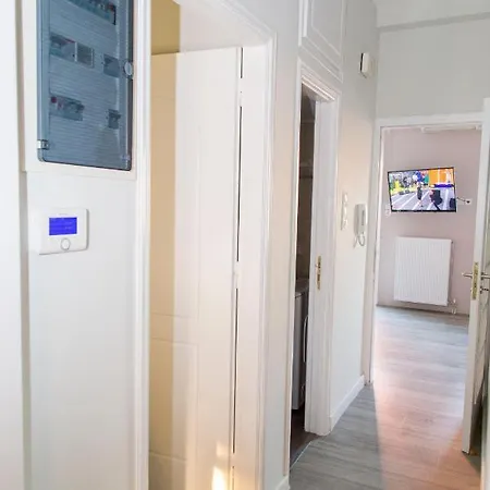 Apartment Gazi District Next To Subway 2 Athens