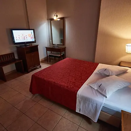 Hotel Exis 2*