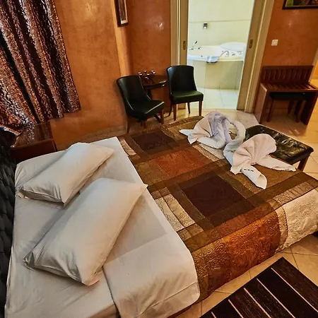 Hotel Exis 2*